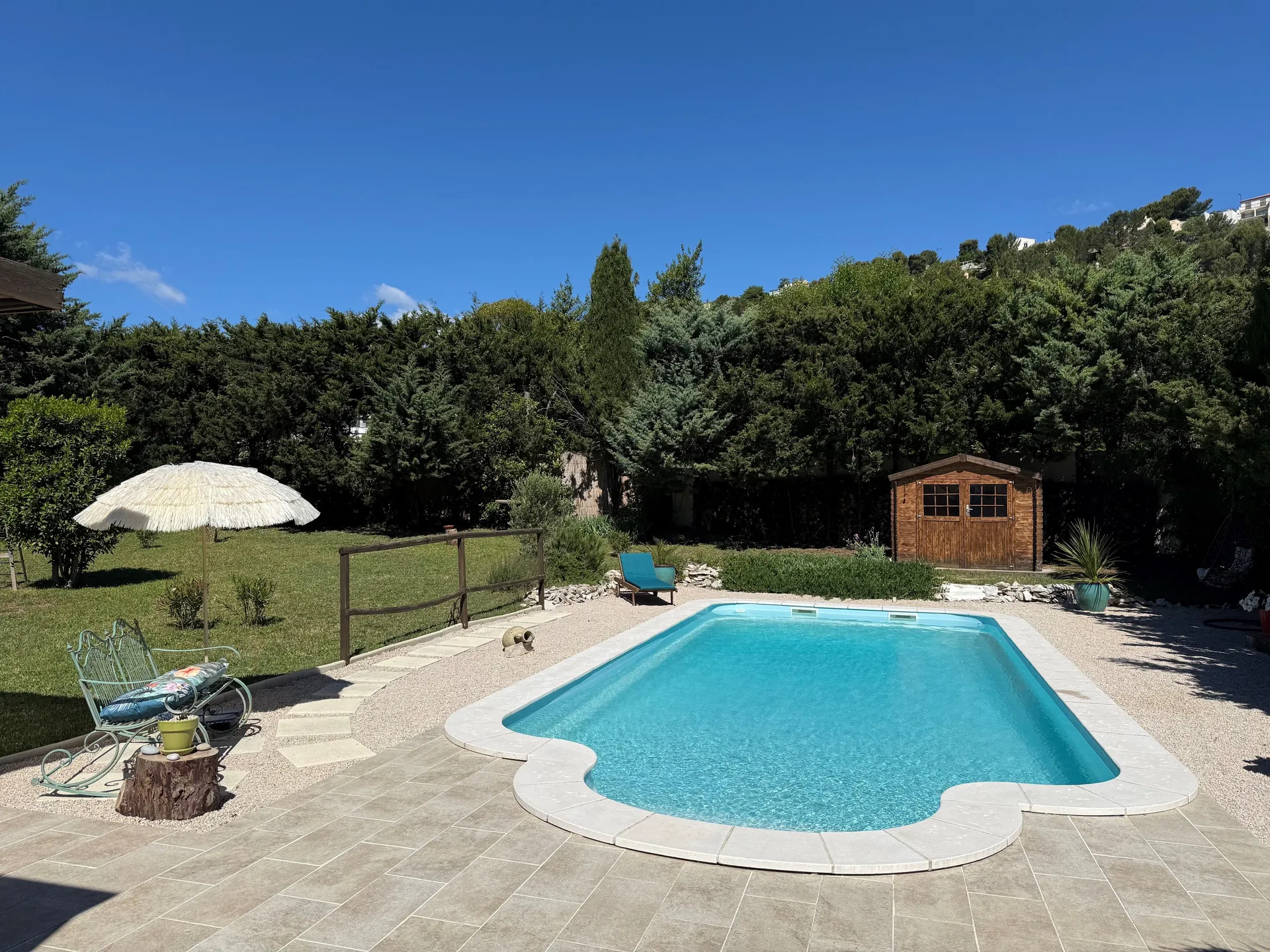 A vendre Villa de type 4 avec un magnifique terrain plat de 1235 m² à CARNOUX EN PROVENCE