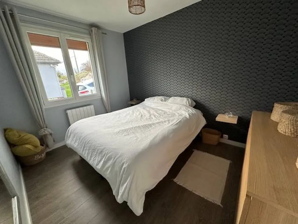 A VENDRE SUR LA COMMUNE DE FRENEUSE 76410 PAVILLON PLAIN PIED DE 68 M² SUR 1450 M² DE TERRAIN