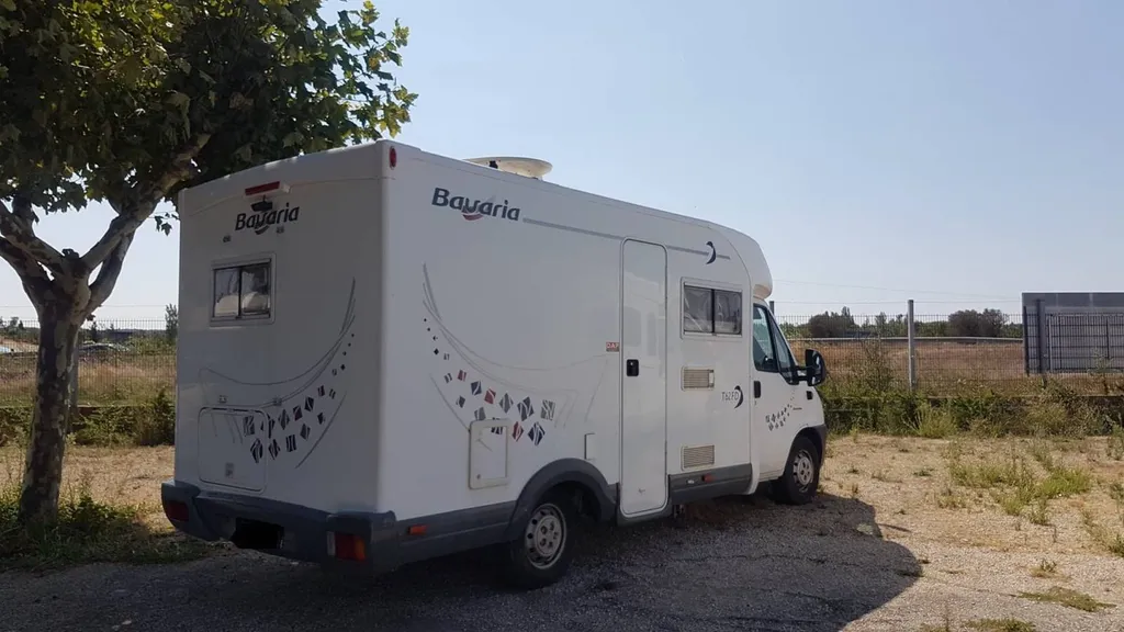 petit camping-car bavaria t62 FD sur lancon de provence 13680