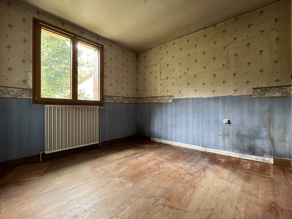 Maison individuelle de 1967 - Environ 2768m²  de terrain - Sous-sol complet