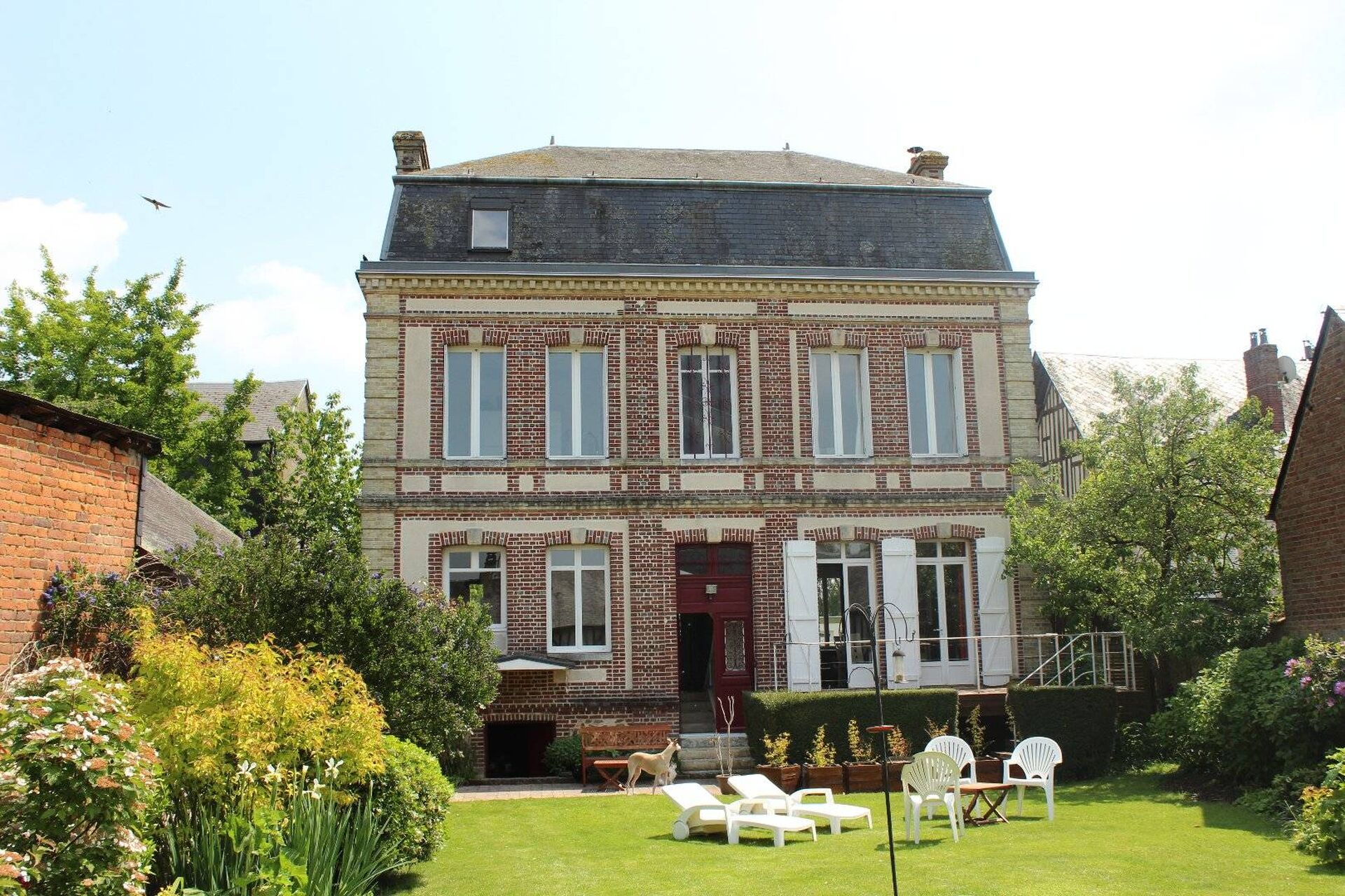 En vente propriété pleine de charme et son sous-sol proche Cormeilles 27260