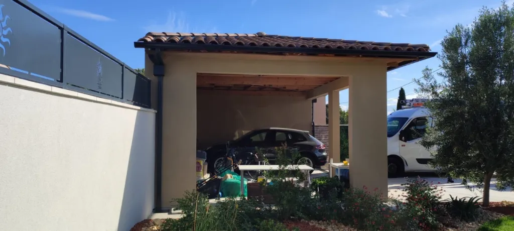 Gouttières aluminium G325 couleur anthracite  Gouttières aluminium G325 couleur anthracite