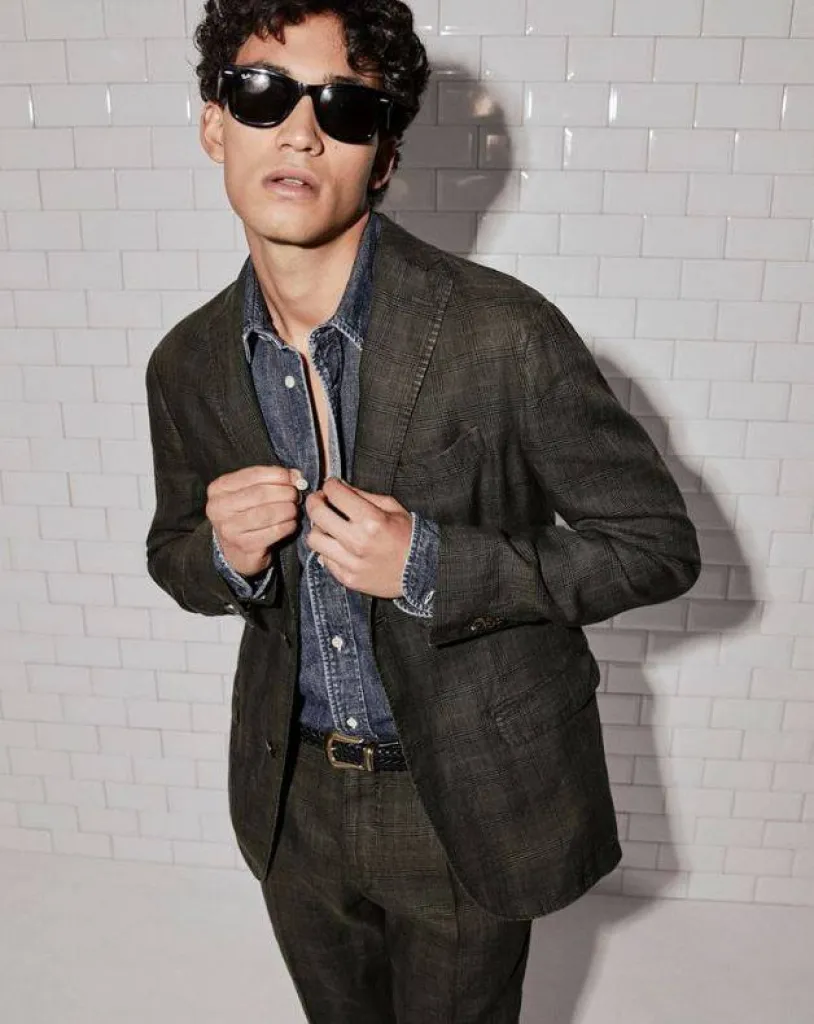 Boglioli, créateur de vêtements haut de gamme pour les hommes qui aiment le style et le chic Italien.