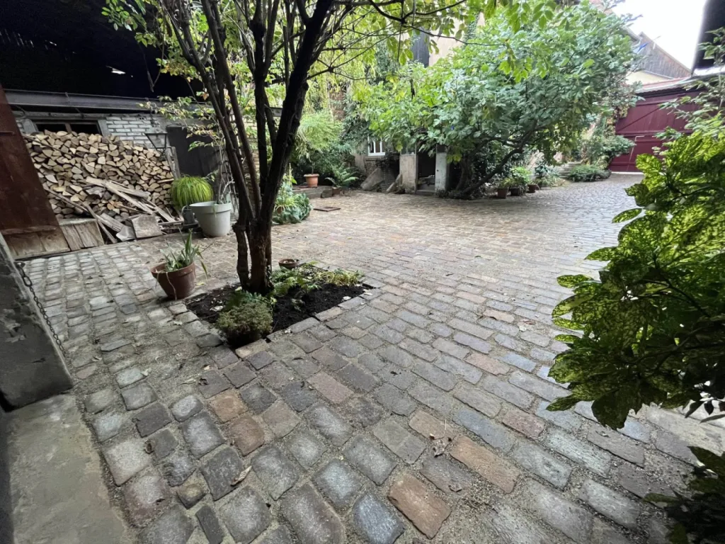 Cour en pavé pour une maison à Erstein 