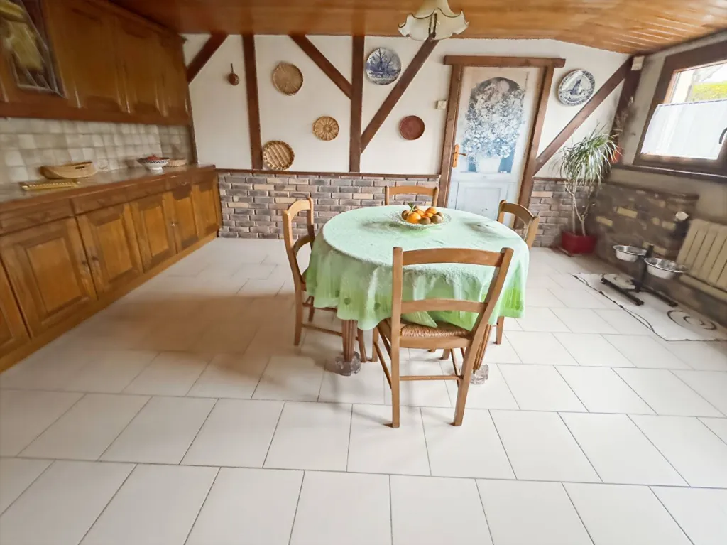 A vendre maison de 228 m² édifiée sur 1332 m² de terrain sur la commune de ST PIERRE LES ELBEUF 76320
