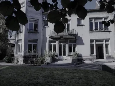 Hôtel particulier de style Art nouveau à rafraichir, situé dans un quartier calme du cœur de Dieppe en Normandie 76