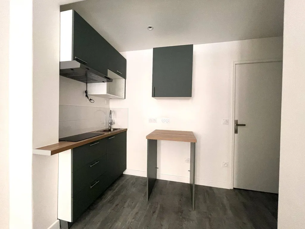 Appartement rénové 27 m² 75017