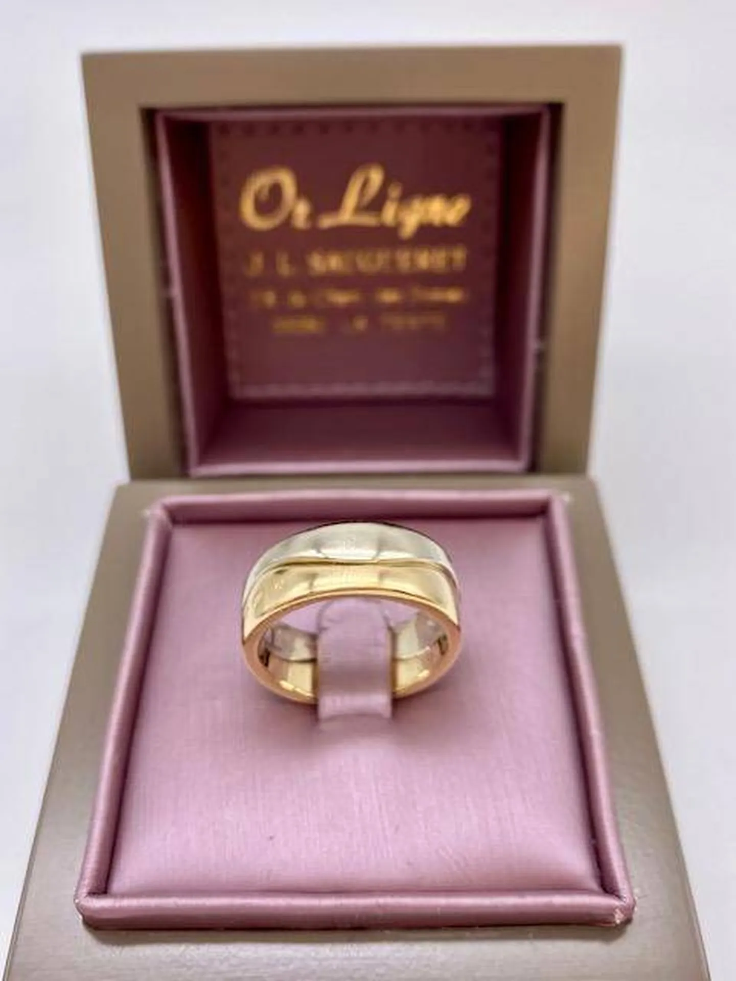 Le Luxe à la Française : Bague Cartier en 2 Ors chez la Bijouterie Or Ligne, La Teste de Buch en Gironde