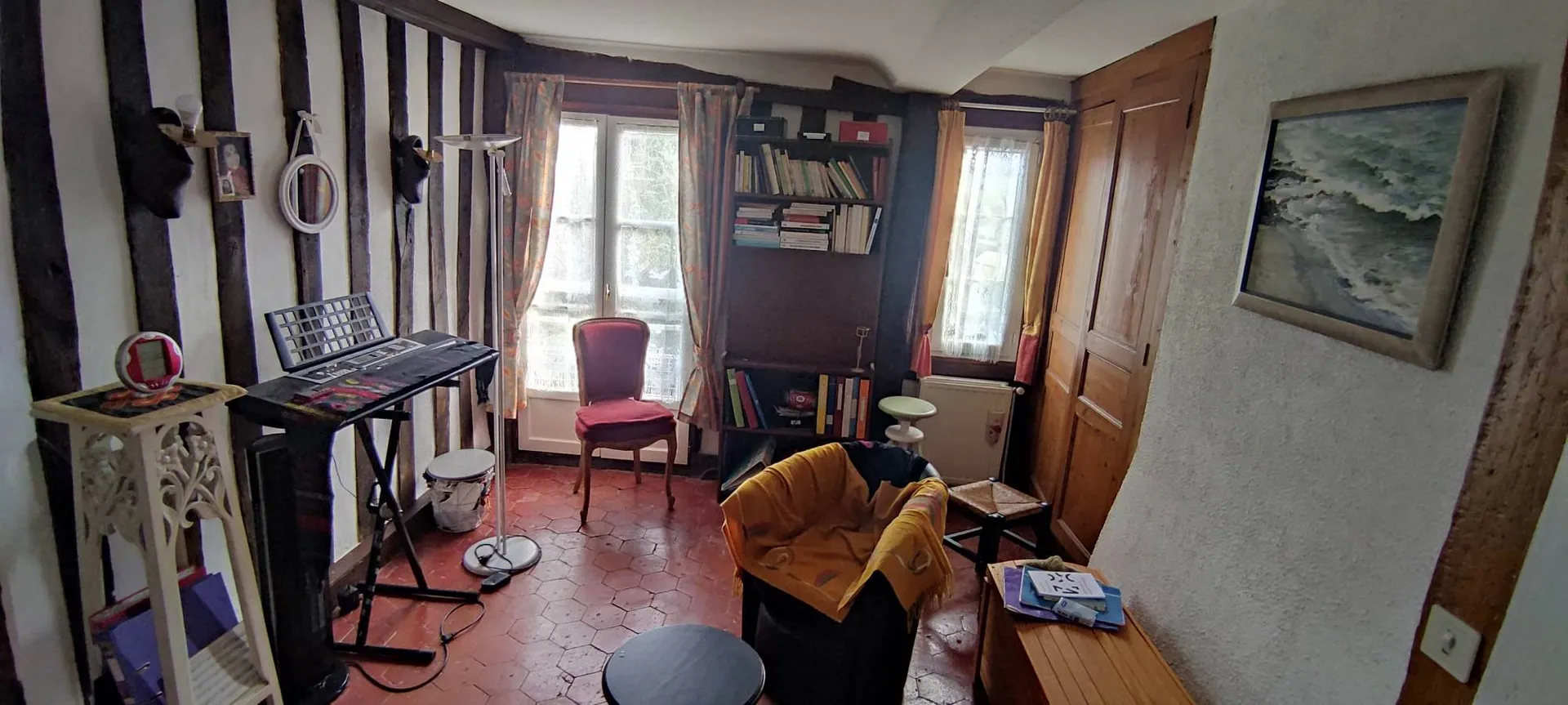 A vendre, à VIMOUTIERS (61120), charmante maison à colombages de 126 m² et son jardin de 125 m² à quelques pas du centre ville.