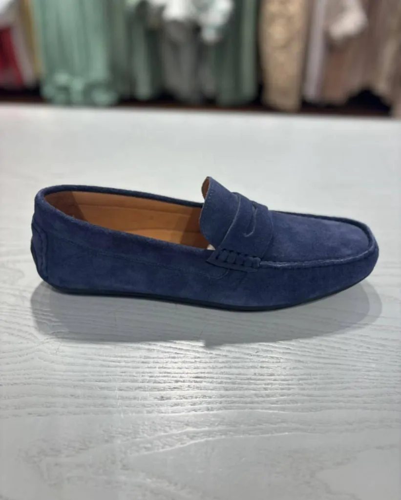 Mocassins Marco Visconti bleu marine à retrouver chez La suite by Urban Chic à Dieppe