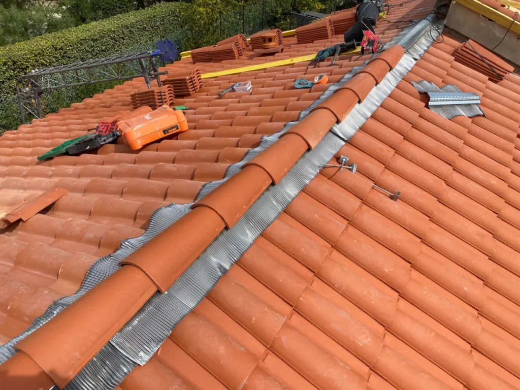 pose closoir pour faîtage sur martigues