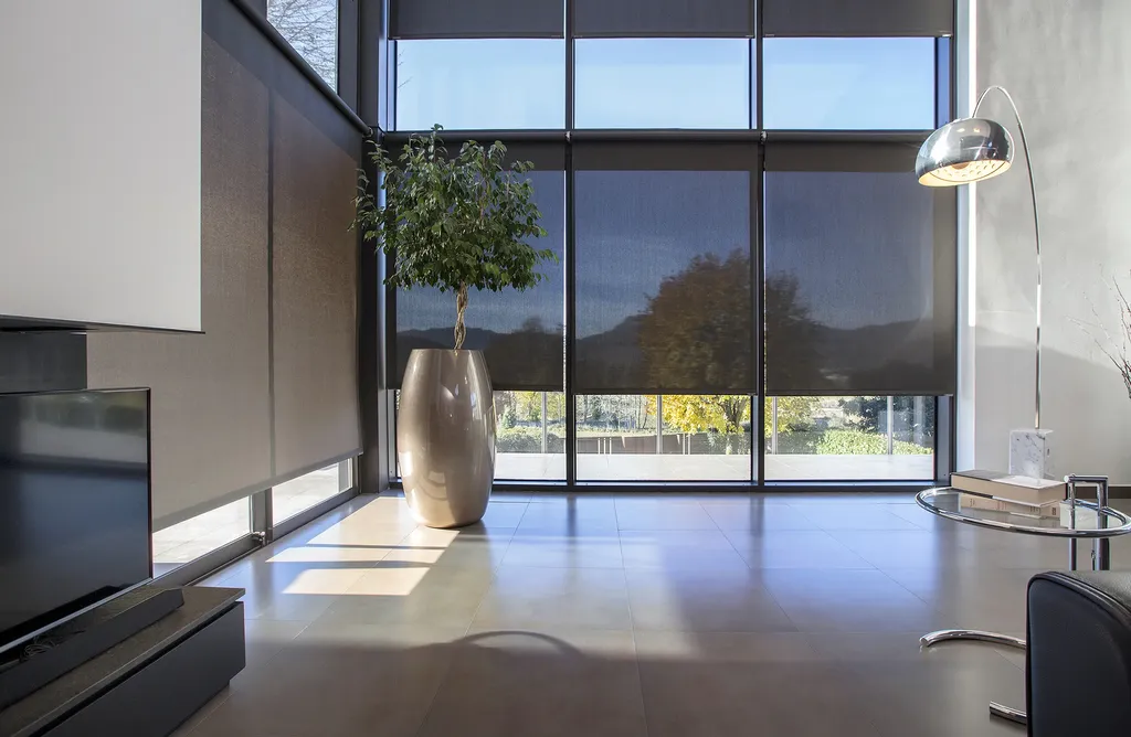 pose de store enrouleurs sur Salon de Provence