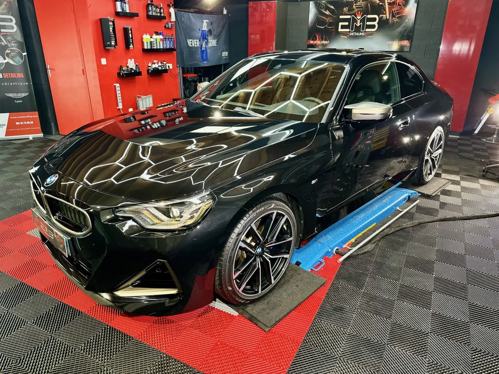 Detailing polissage protection carrosserie spécialiste BMW série 2 Brignais