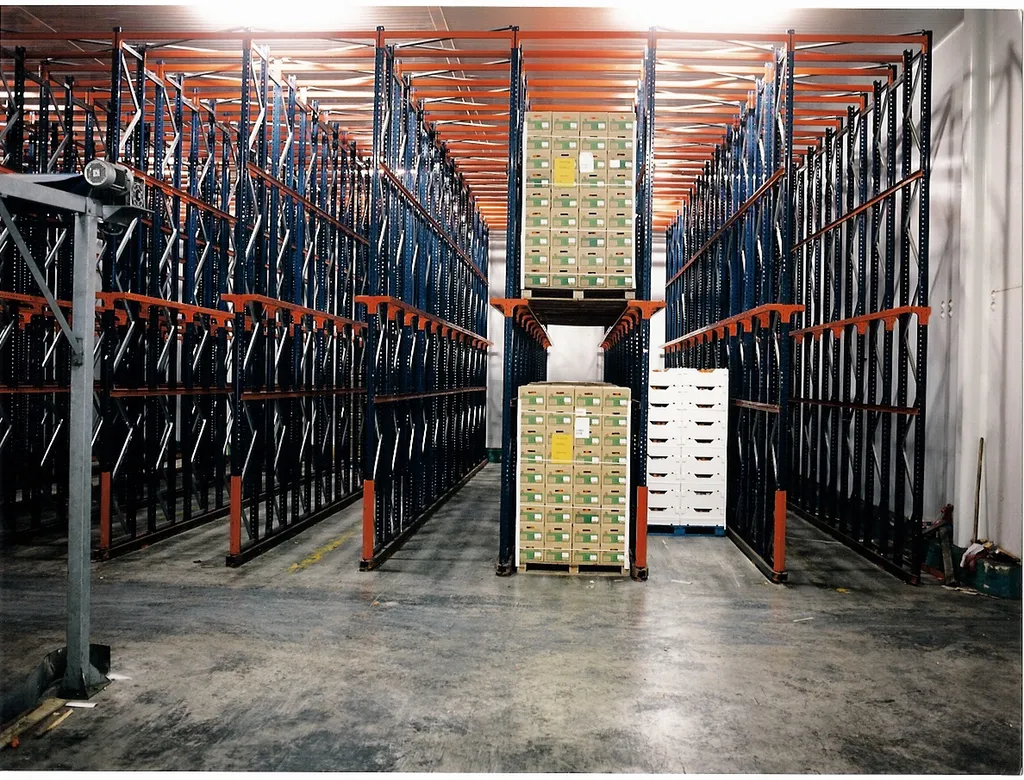 Installer un rack à accumulation pour le stockage haute densité de palettes à Toulouse et en Occitanie