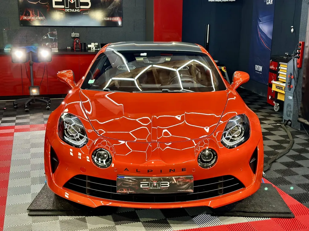 Spécialiste Protection carrosserie film PPF et traitement céramique Lyon Alpine A110 