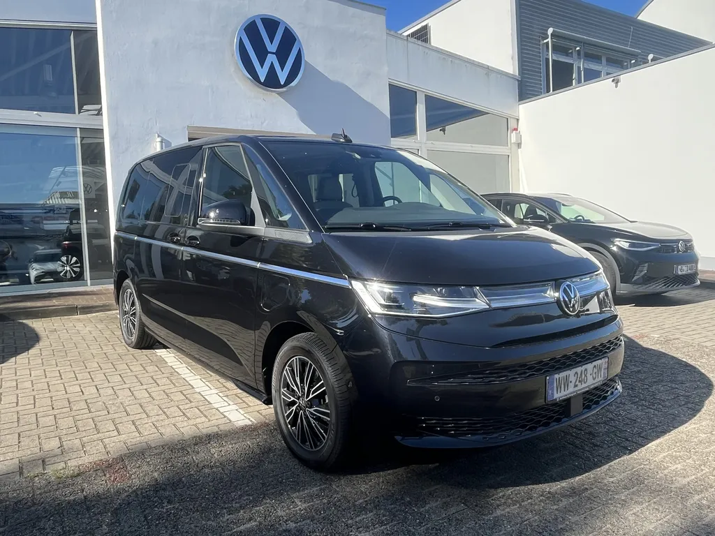 VW T7 Multivan hybride rechargeable livré à Bordeaux après importation d’Allemagne par courtier spécialisé