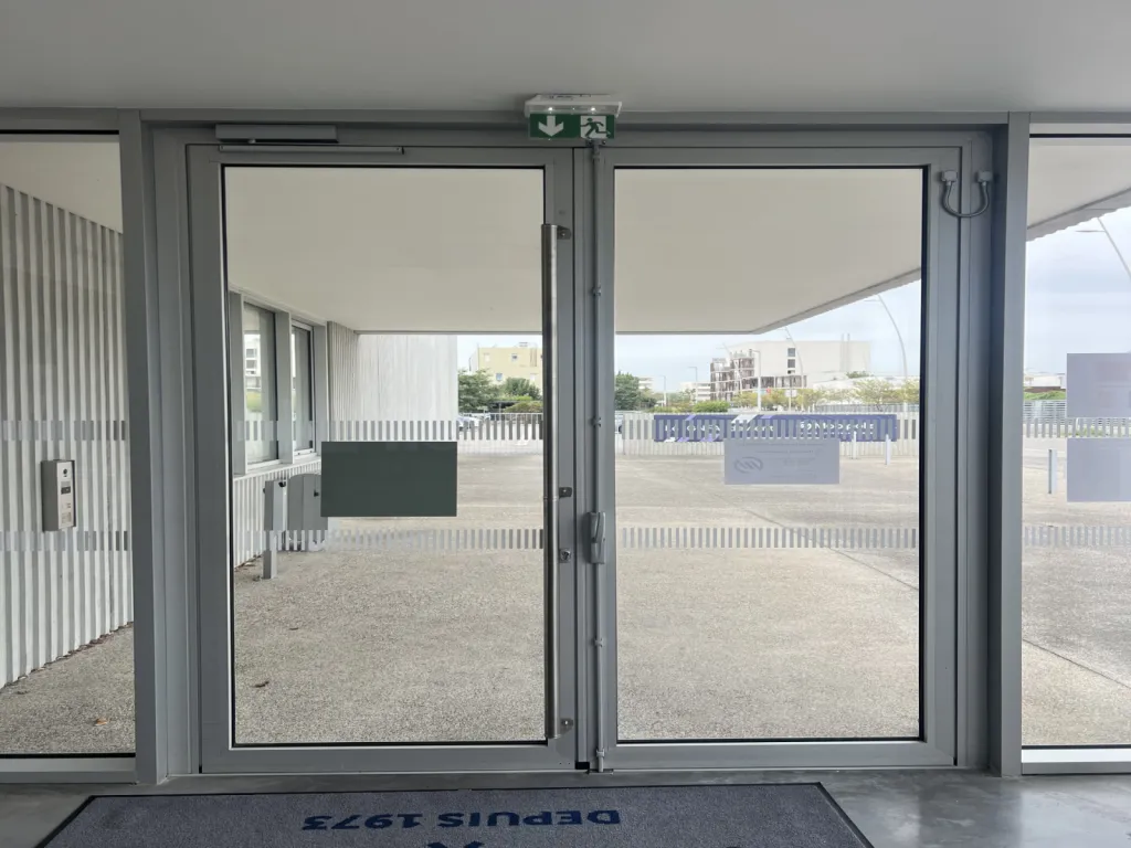 Remplacement Un ferme-porte dernière génération et réglage 