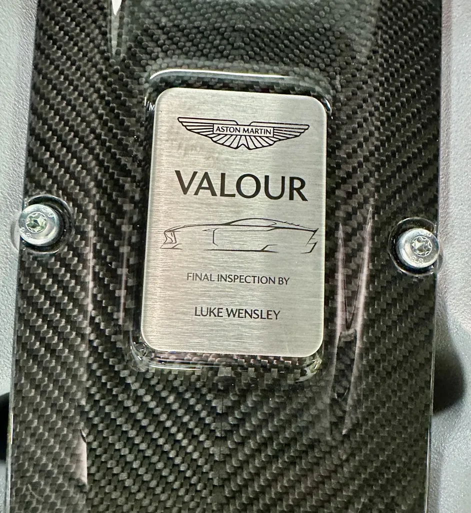 Traitement céramique Lyon protection carosserie Aston Martin Valour 