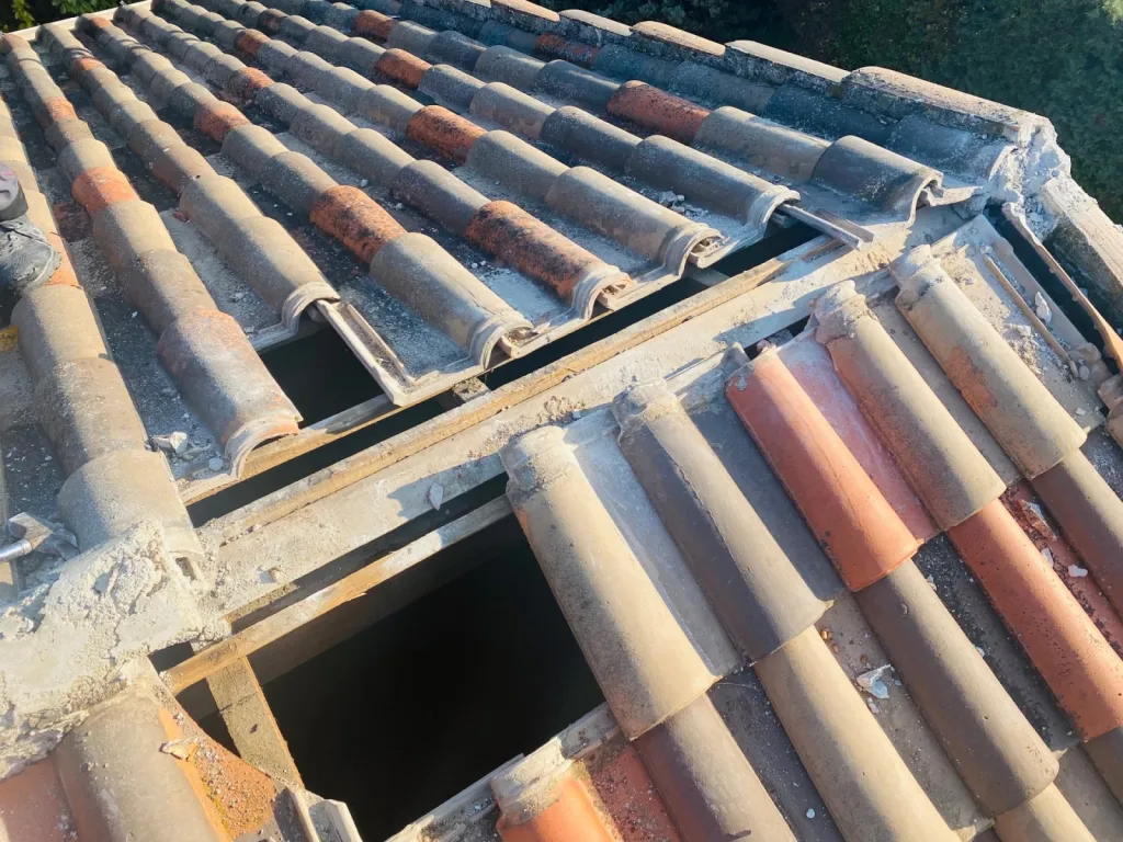 dépose tuiles et ciment sur gardanne