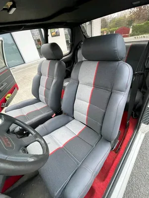 Restauration de sellerie de voiture à bordeaux 