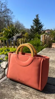 Sac Woomen vegan poignées bois disponible chez Evasion à Eu