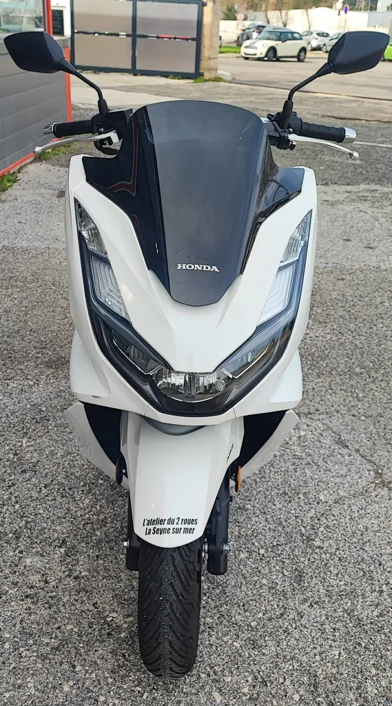 HONDA PCX 125 DU 07/2024 AVEC 4200 KM