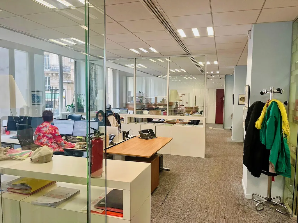 Location - Bureau 231 m², Saint Philippe du Roule, Rue Paul Baudry 75008 PARIS