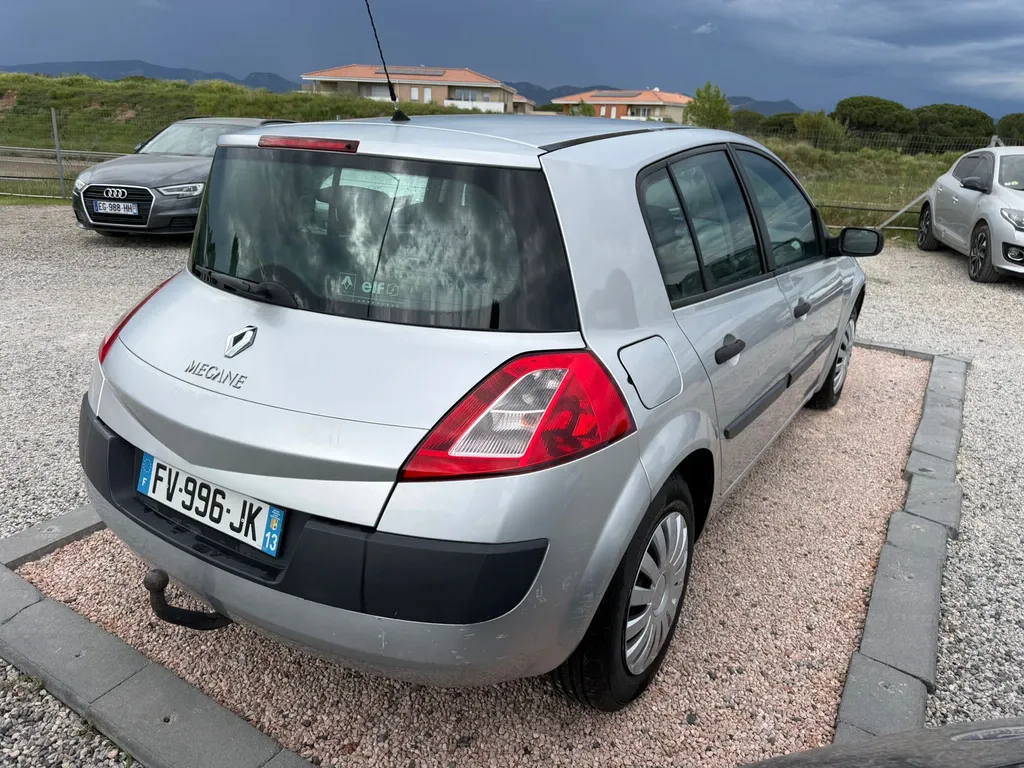REnaut Mégane II 1.4 98CV 5 Portes