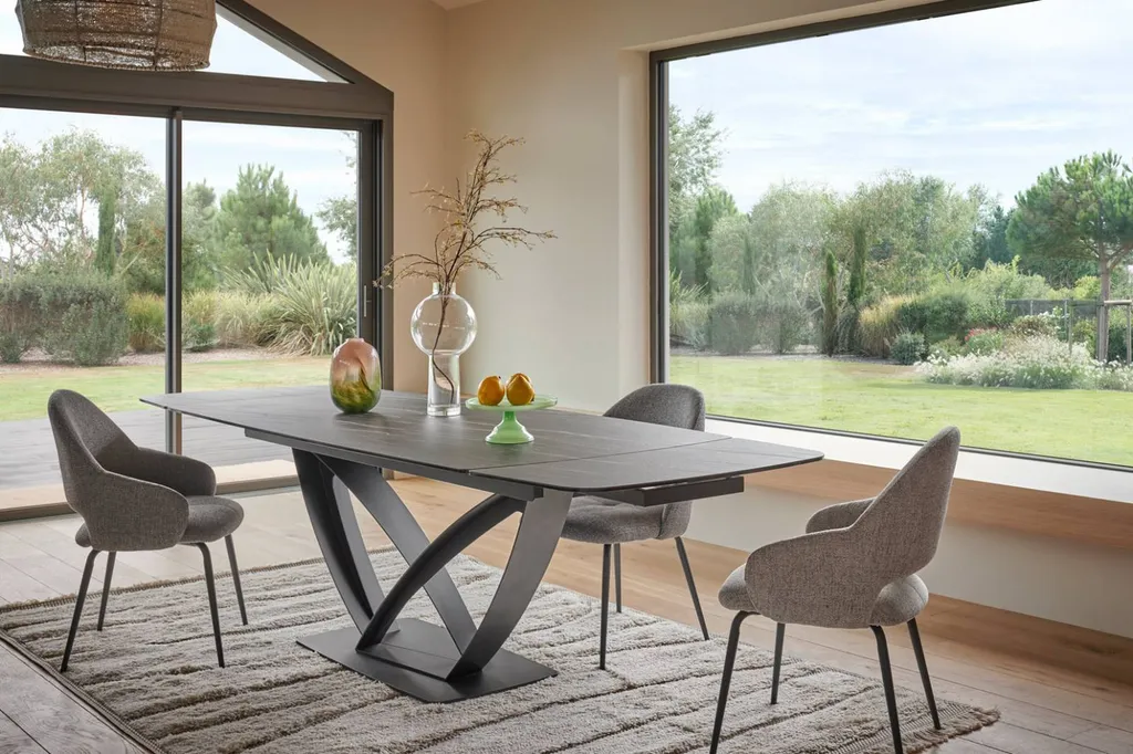 Vente d'une table céramique de fabrication Française