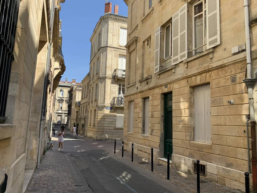 cherche local professionnel à Bordeaux centre pour cabinets avocats