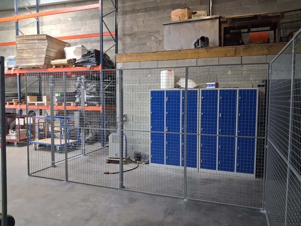 Installer une cloison de sécurité grillagée industrielle à Toulouse, Paris et dans toute l'Occitanie