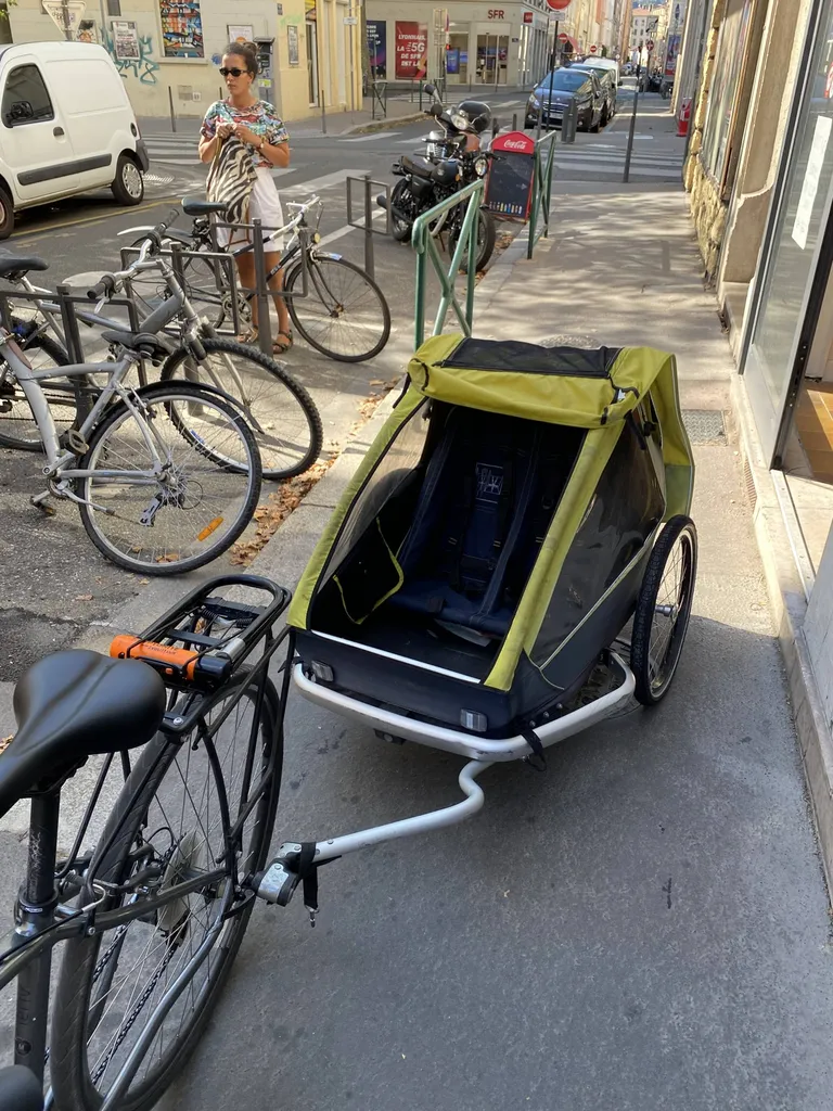 Location de remorque pour enfant à Lyon entre Jean Macé et Saxe Gambetta