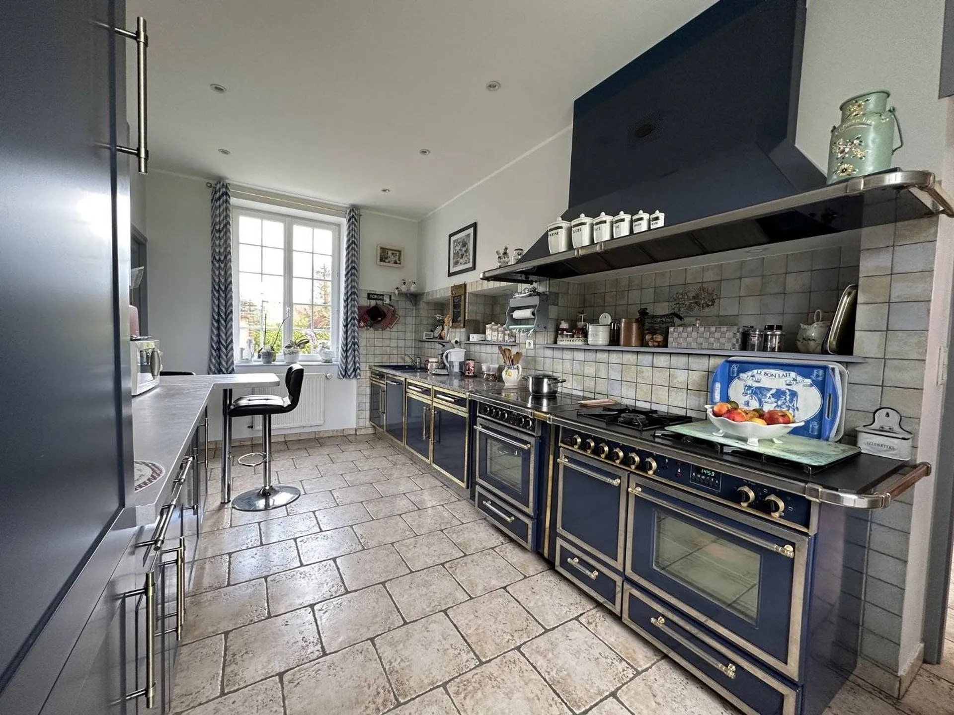 A vendre en Normandie, belle propriété de caractére sur son parc.