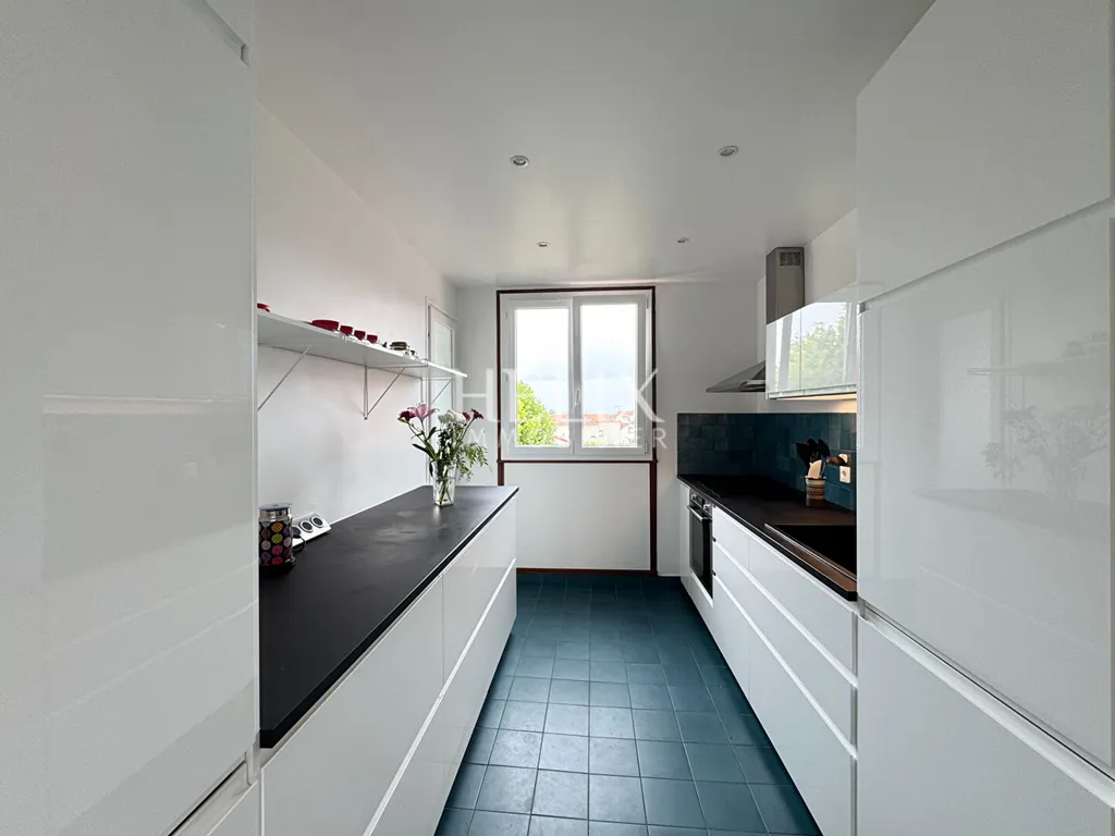 À louer à Chatou – 5 pièces traversant de 84 m² au 3ᵉ et dernier étage dans une résidence de standing