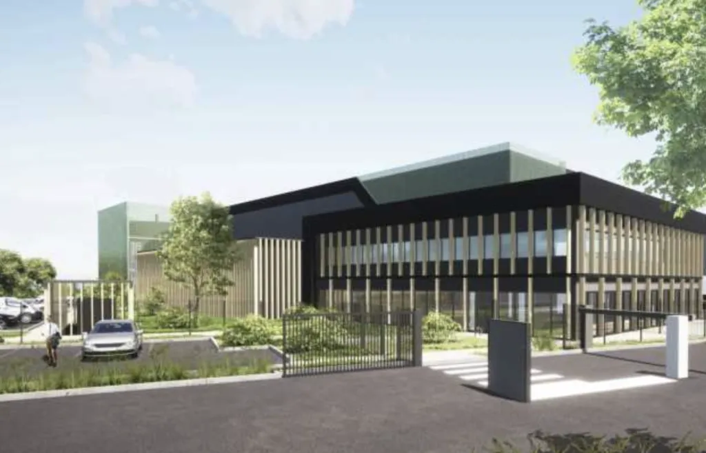 MOULT - A LOUER Entrepôts de 24 000 m²