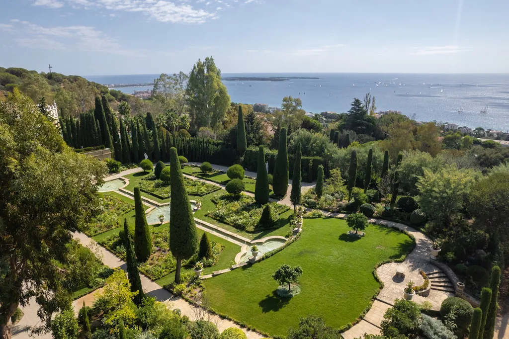 © Château de la Croix des Gardes
