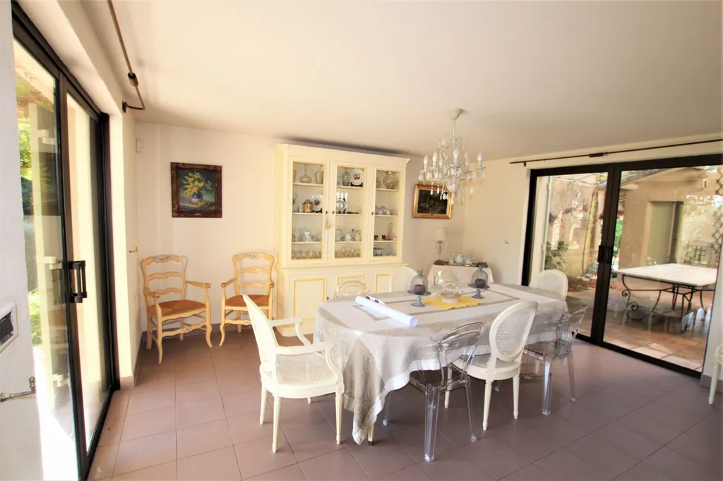 proche golf de Saumane-de-Vaucluse, maison provençale avec piscine    