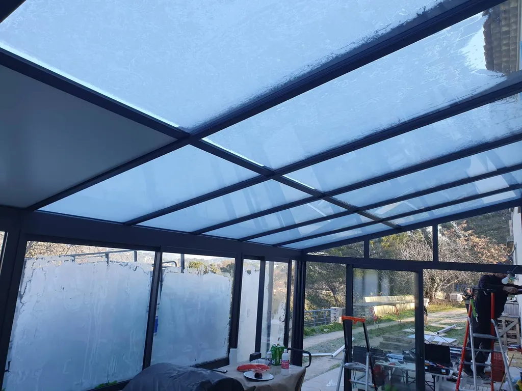 pose d'une véranda sur mesure en aluminuim Technal à Martigues