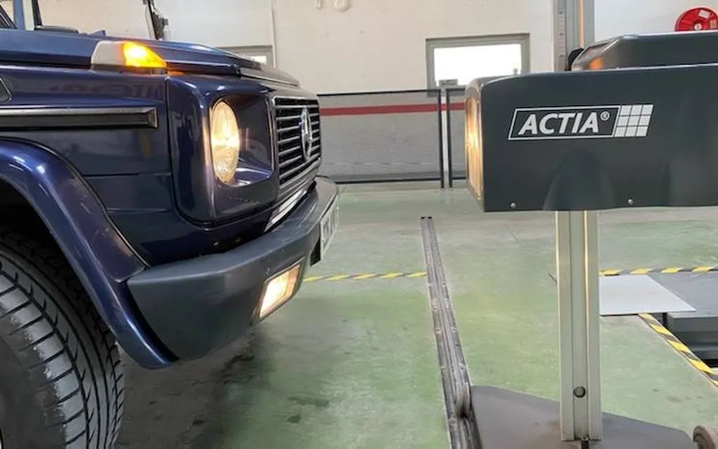 Fonctionnement et orientation des feux de croisement contrôlés chez Autosur Martigues, votre centre de contrôle technique près de Fos-sur-Mer