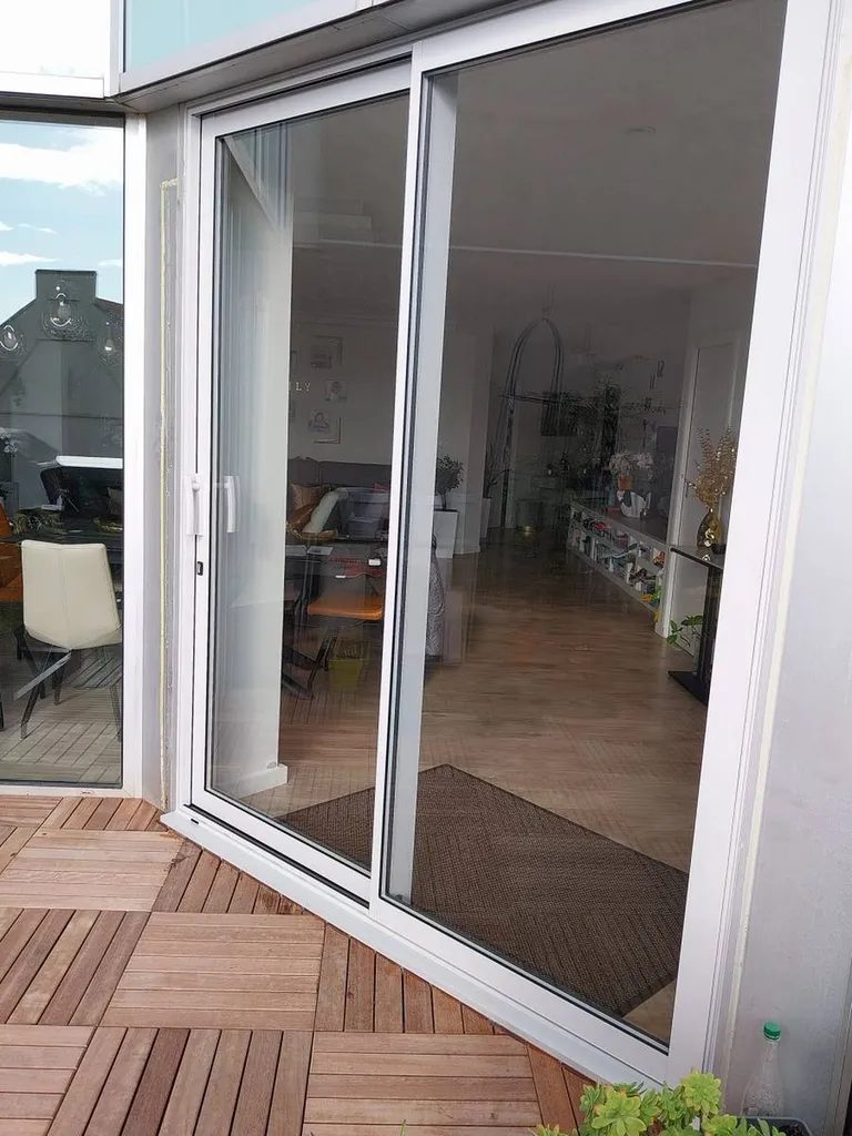 Menuiseries Harmonie installe une nouvelle gamme de menuiseries coulissantes en aluminium à Tassin la Demi Lune