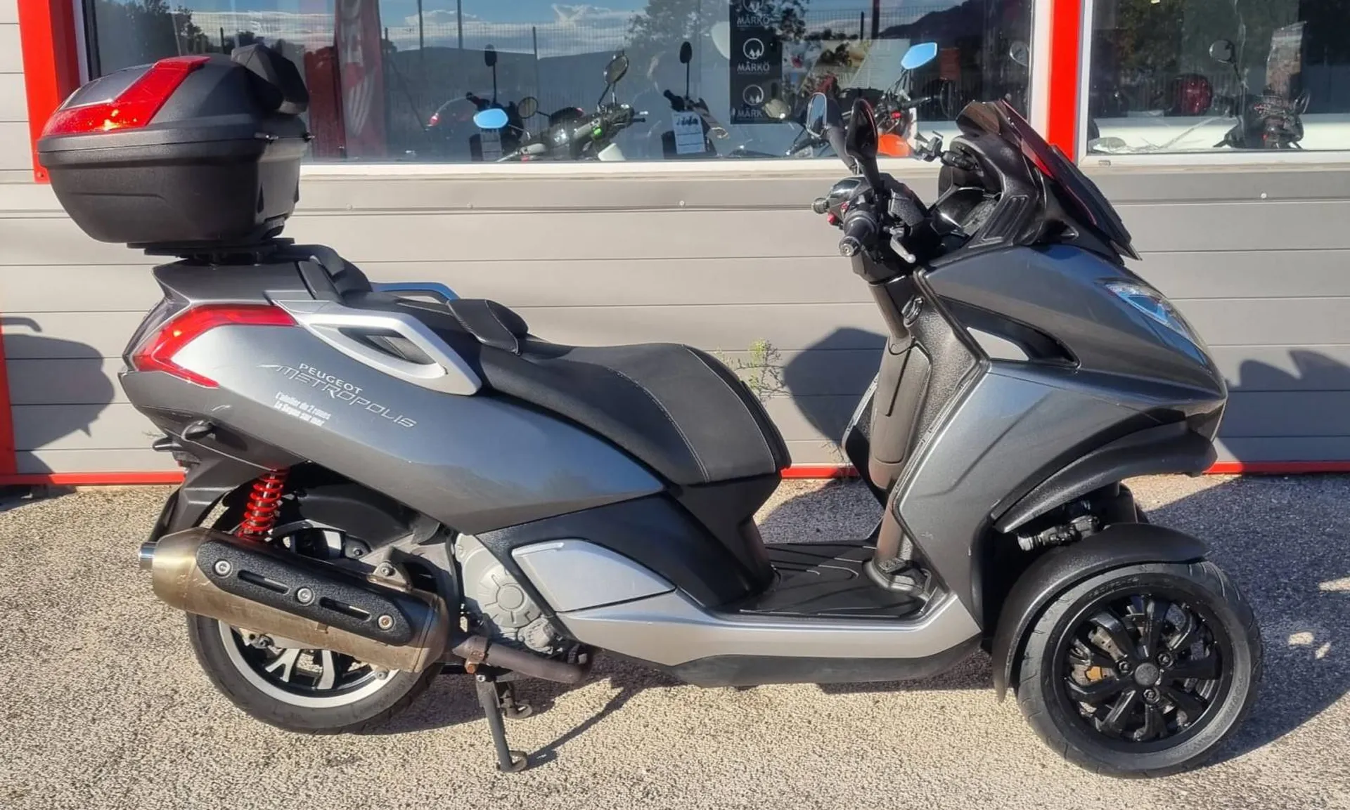 PEUGEOT METROPOLIS 400 DU 03/2015 AVEC 32650 KM.