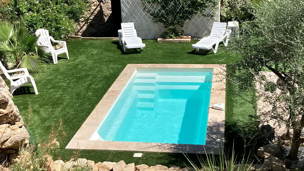 Réparation de piscines à coque suite à une fuite à Antibes et dans toutes les Alpes Maritimes