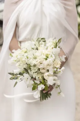 white-floral-design-luxury-wedding-paris