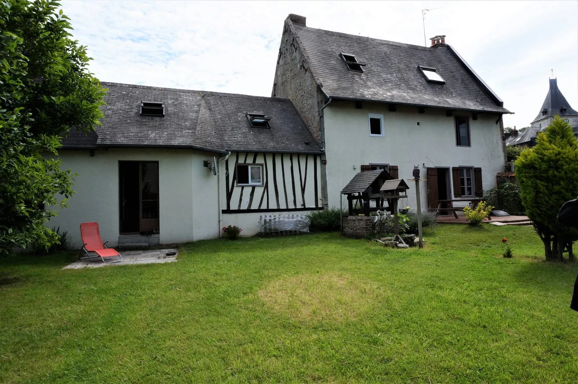 jardin clos et arboré