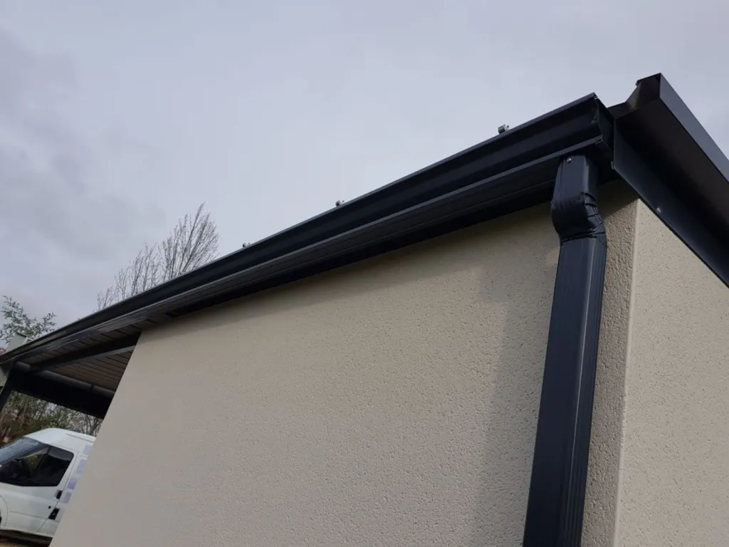 Pose de planche de rive en aluminium pour protection de toiture à Toulouse