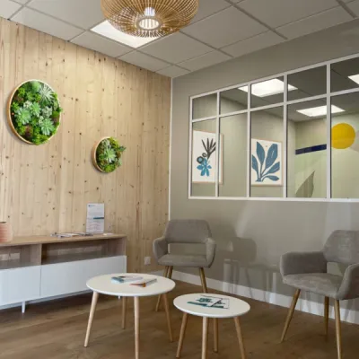 Restructuration d'un magasin d’audioprothèses à La Teste – Architecture d’intérieur commerciale sur-mesure pour espaces de santé modernes, par l'Atelier D, architecte d'intérieur à Bordeaux
