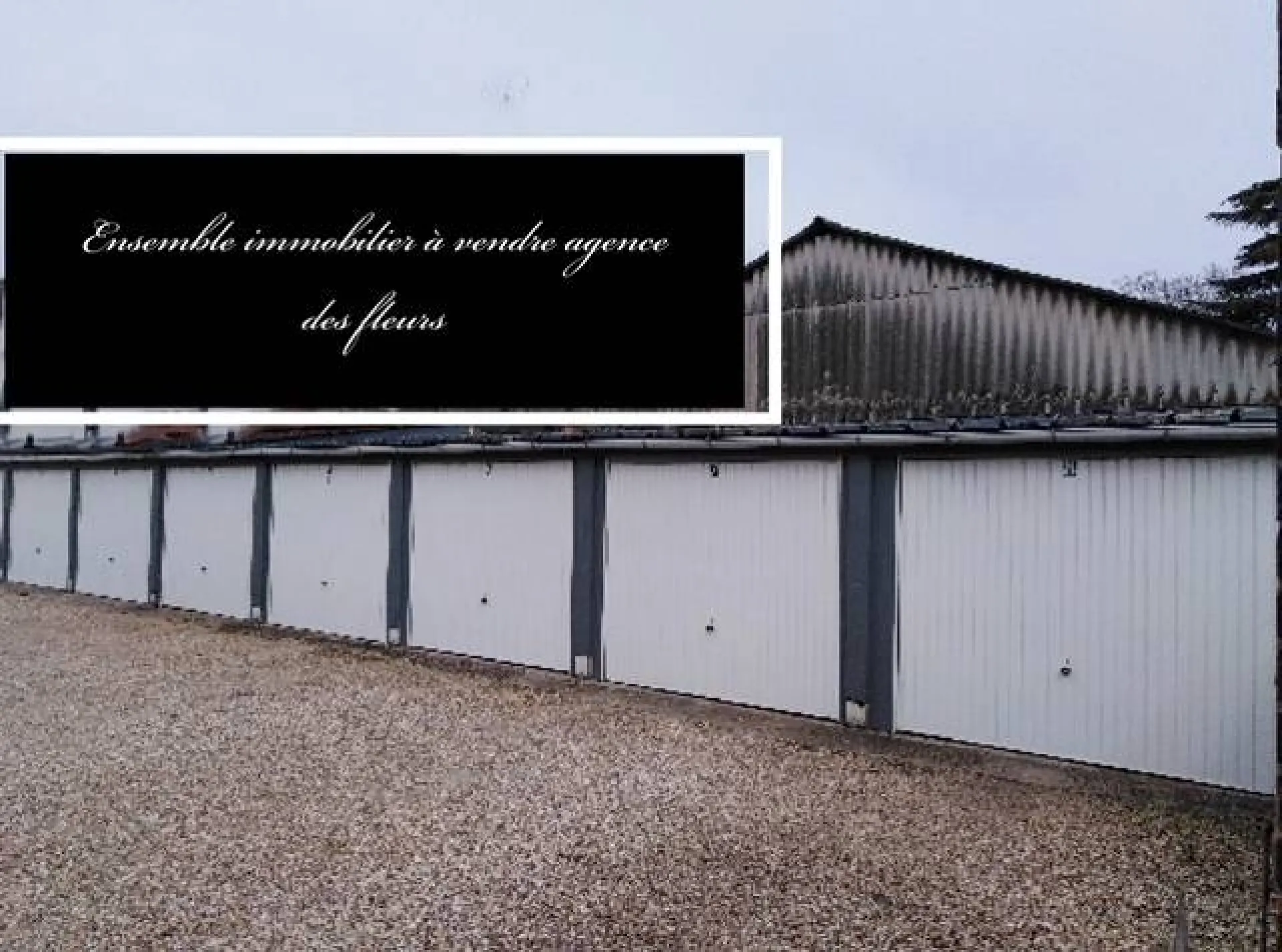 A acheter ensemble immobilier avec un immeuble de 3 appartements, une maison et 8 garages sur un terrain de 700m² sur la commune de CAUDEBEC LES ELBEUF 76320