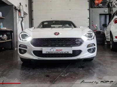 personnalisation automobile fiat 124 spider