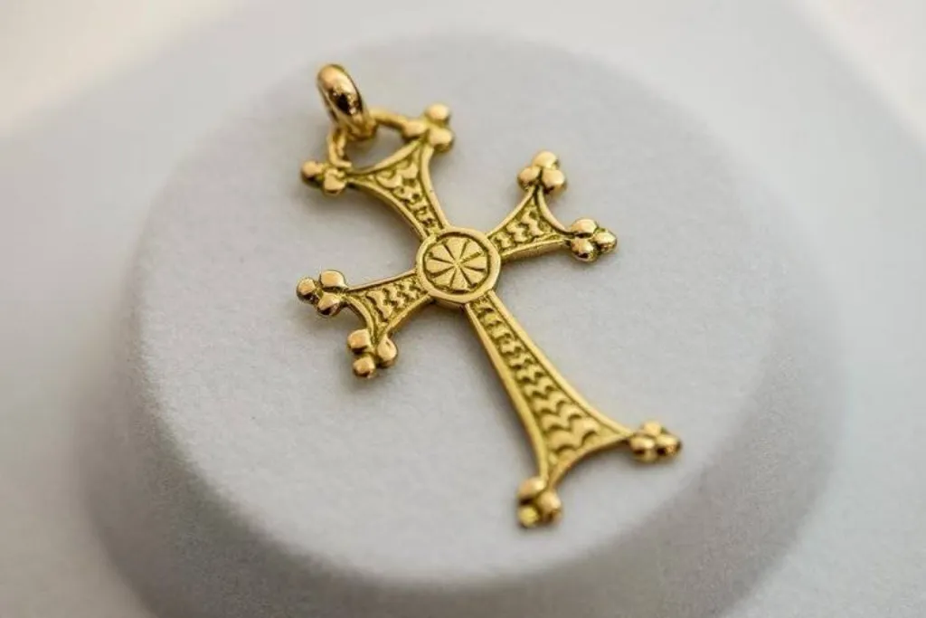croix Arménienne en or 18 carats