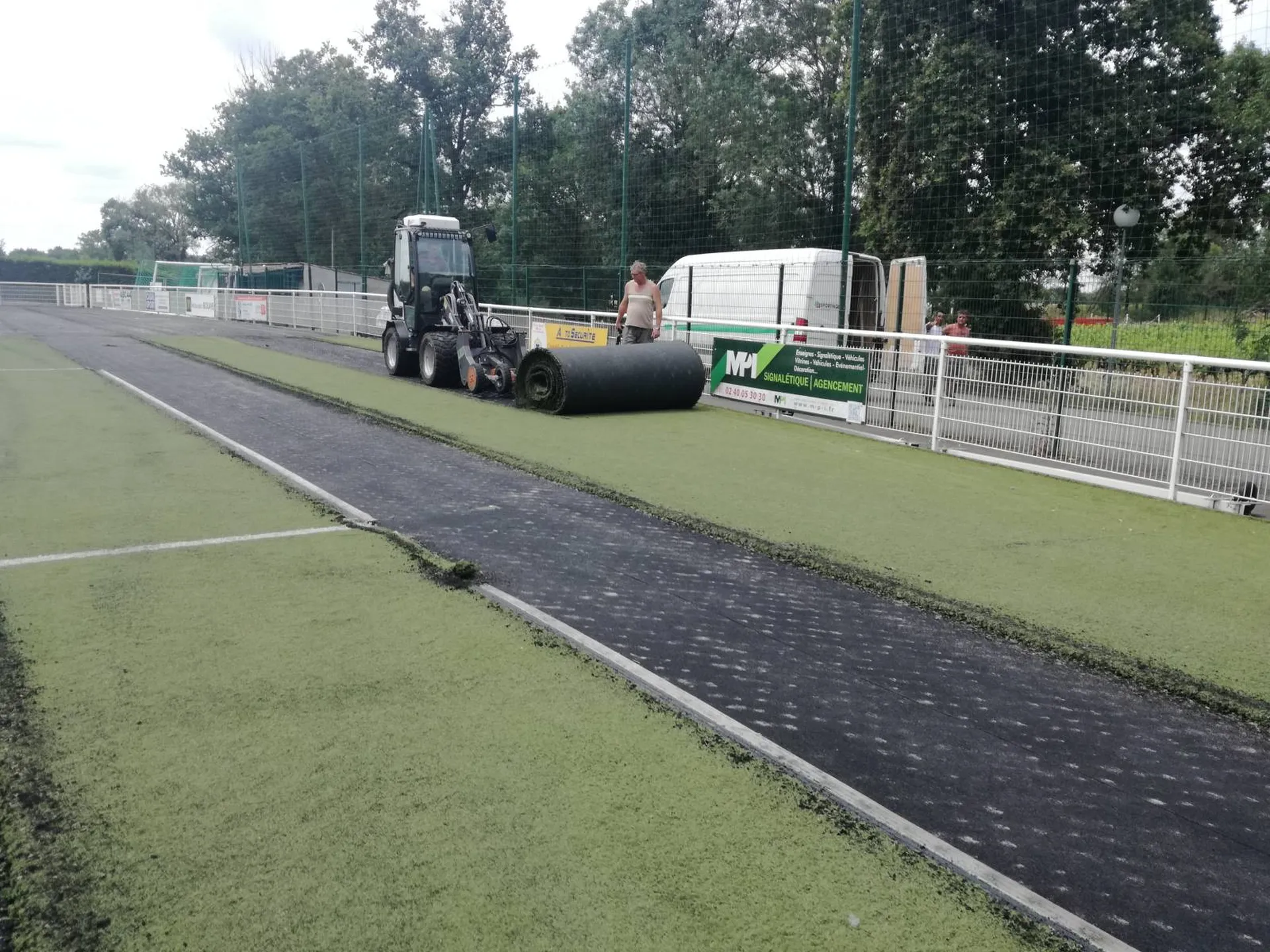 Transformation de revêtement terrain synthétique et recyclage